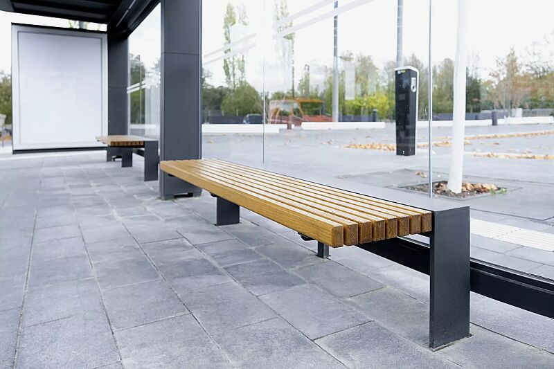 Sitzbank PURE, 3-Sitzer mit Holzauflage, Stahlkonstruktion in DB 703 eisenglimmer