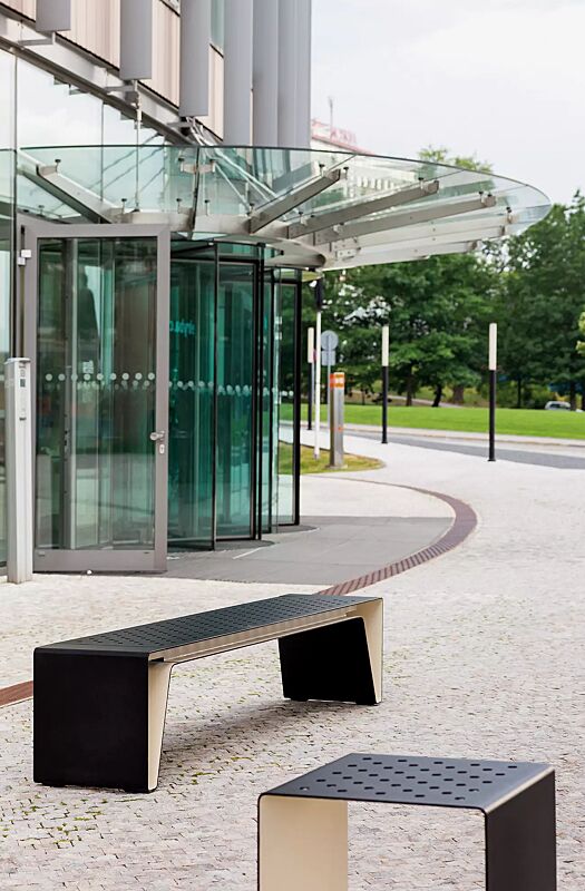 sitzbank-radium__shoKAT0058093 Sitzbank RADIUM ohne Rückenlehne, Stahlteile bicolor in RAL 9005 tiefschwarz und RAL 1015 hellelfenbein