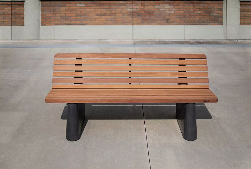 Sitzbank REFORMA mit breiter Rückenlehne, gerade, mit Längsbelattung, mit Jatobaholzbelattung, HSC®-Beton in dunkelgrau