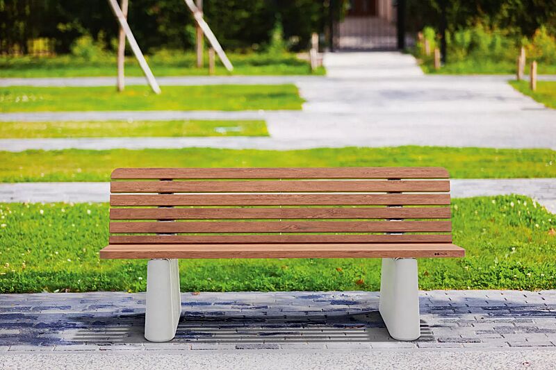 Sitzbank REFORMA mit breiter Rückenlehne, mit Längsbelattung, mit Jatobaholzbelattung, HSC®-Beton in hellgrau