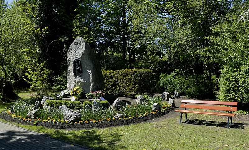 Sitzbank ROMA mit Rückenlehne, mit Fichtenholzbelattung