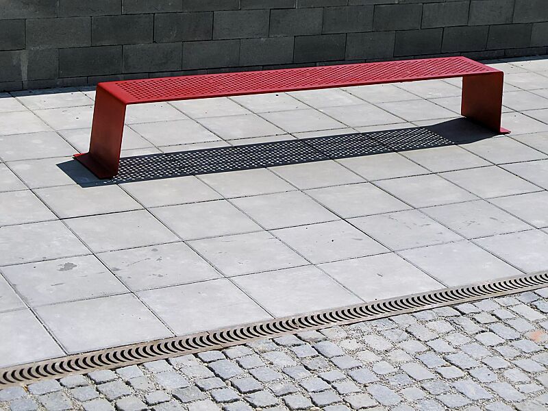 sitzbank-sinus__shoKAT0018968 Sitzbank SINUS ohne Kunststoffnoppen, in RAL 3003 rubinrot