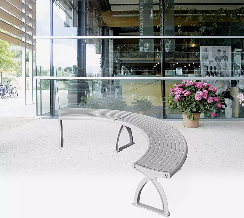 Sitzbank VASTO bestehend aus Einzelelementen, gebogen 45°, modular erweiterbar, in RAL 9006 weißaluminium