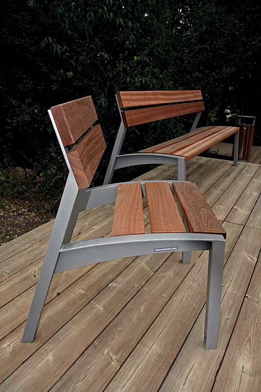 Sitzbank und Sitz VERA mit Rückenlehne, mit Jatobaholzbelattung, Stahlteile in RAL 9007 graualuminium