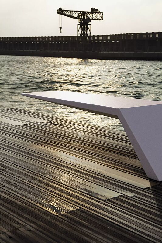 sitzbank-wing__shoKAT0042408 Sitzbank WING aus UTC®-Beton, in weiß