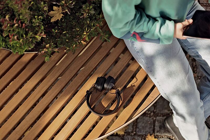 Detail: Jatobaholzbelattung und Pflanzeinfassung