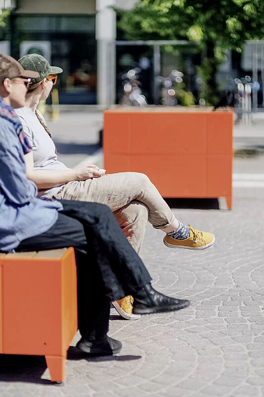 sitzinsel-tasku__shoKAT0073029 Sitzinsel TASKU, bestehend aus verschiedenen Elementen, in RAL 2012 lachsorange