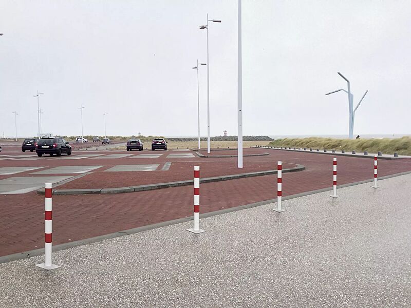 Sperrpfosten GERODA zum Aufdübeln, Ø 76 mm, mit Bodenplatte, feuerverzinkt und pulverbeschichtet