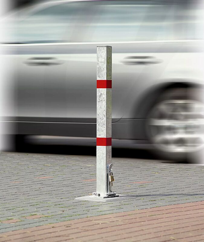 Sperrpfosten OVIEDO mit Abschlusskappe aus Stahl (Flachkopf) und Vorhängeschloss