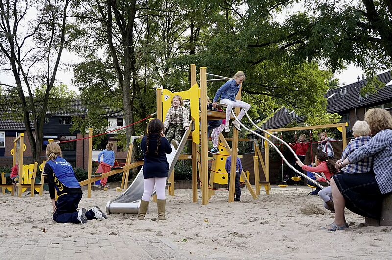 spielkombination-daniel__shoKAT0054562 Spielkombination DANIEL mit weiteren Spielgeräten