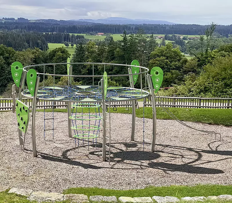 Spielkombination HEXA FLOWER, HDPE-Kunststoffpaneele in leuchtgrün ähnlich RAL 6038, Kletterseile in Blau