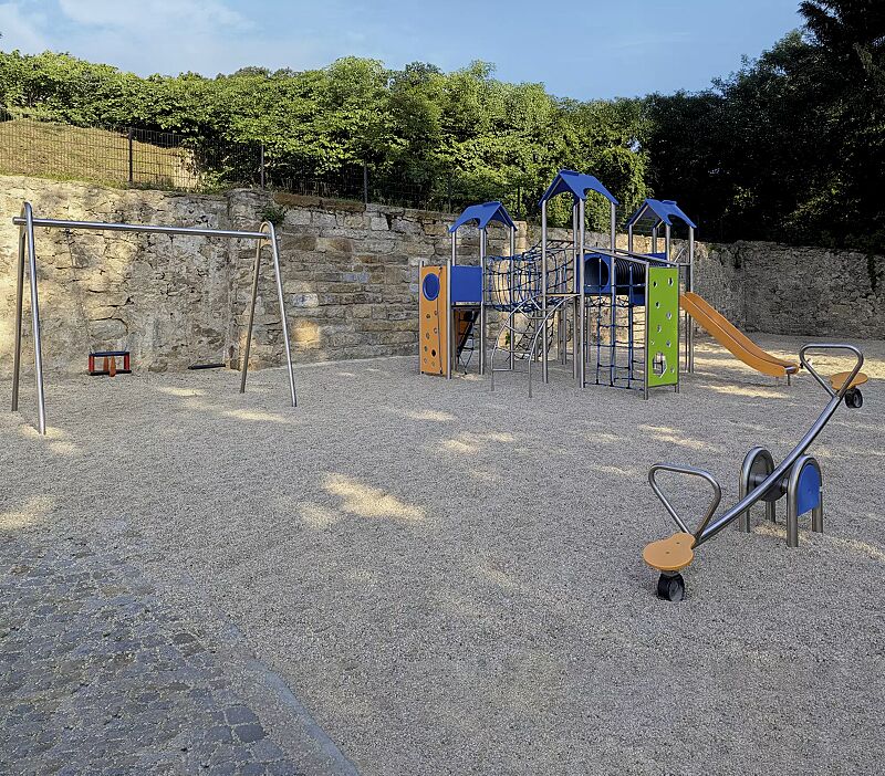 Spielplatz-Set JULIA bestehend aus Doppelschaukel JAQUE, Wippe ZUMA, Spielkombination LASSE