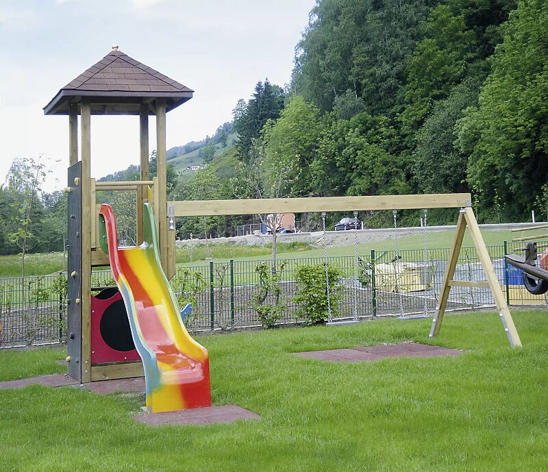 Spielturmkombination RAPUNZEL mit Sonderdachausführung (auf Anfrage)