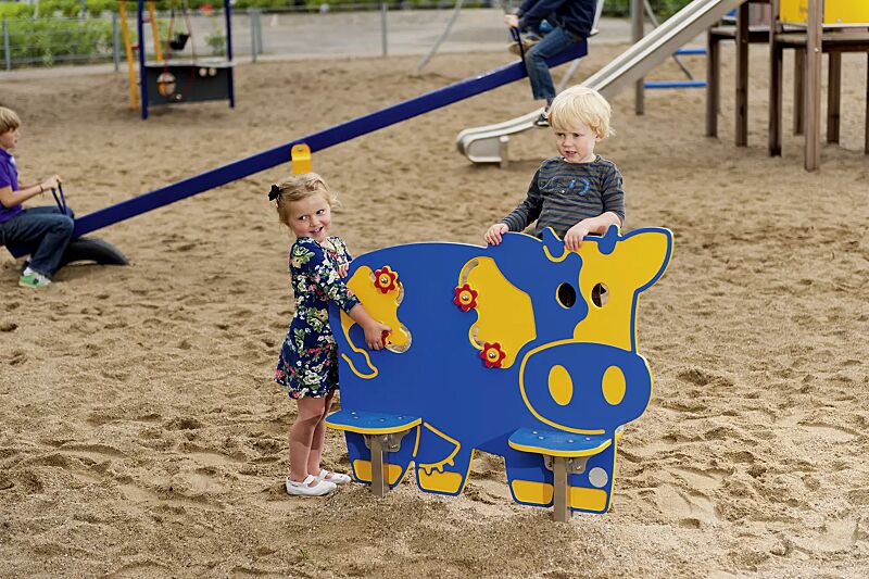 spielwand-rosalinde__shoKAT0052614 Spielwand ROSALINDE mit Schiebe- / Drehelementen in rot-gelber Blumenoptik