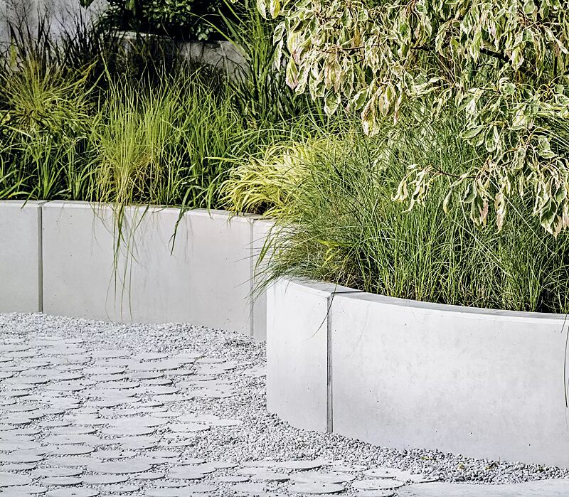 Stützwand MIURA bestehend aus verschiedenen Elementen