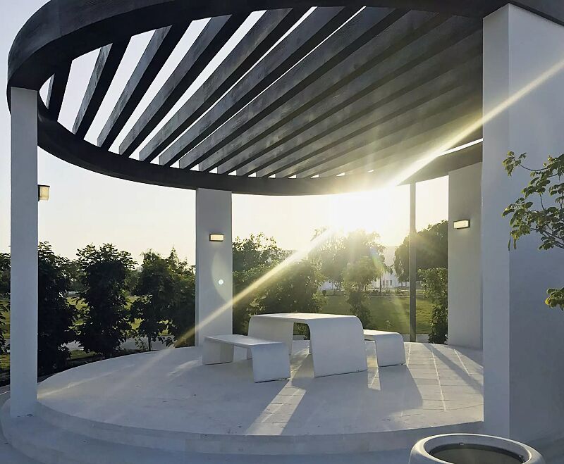 tisch-aurora__shoKAT0056849 Tisch AURORA aus UTC®-Beton, in weiß und Sitzbank ALBA