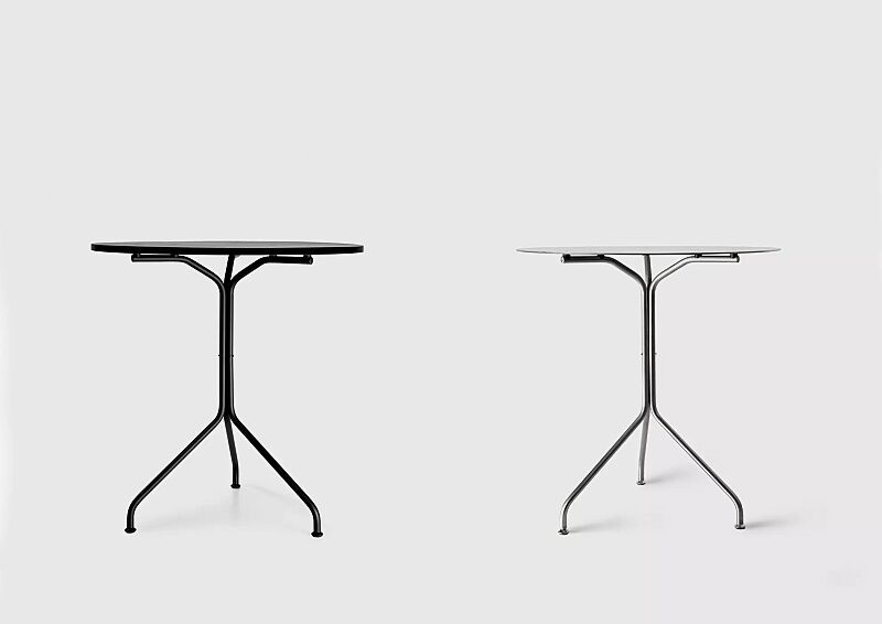 Tisch BOHÉM mit runder Aluminium- bzw. Edelstahlauflage, Stahl- und Aluminiumteile pulverbeschichtet in RAL 9005 tiefschwarz