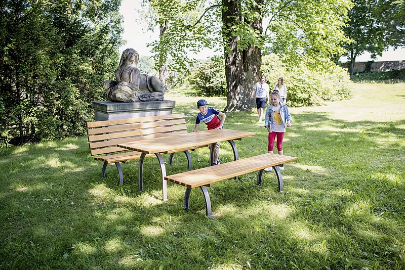 Tisch ELBA und Sitzbänke ALBA ohne und mit Rückenlehne, mit Fichtenholzbelattung