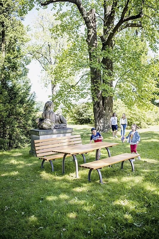 Tisch ELBA und Sitzbänke ELBA ohne und mit Rückenlehne, mit Fichtenholzbelattung