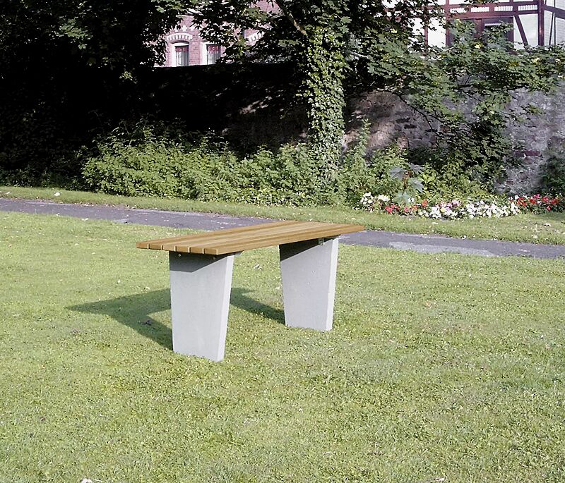 tisch-genova__shoKAT0002817 Tisch GENOVA mit Kambalaholzbelattung, lasiert