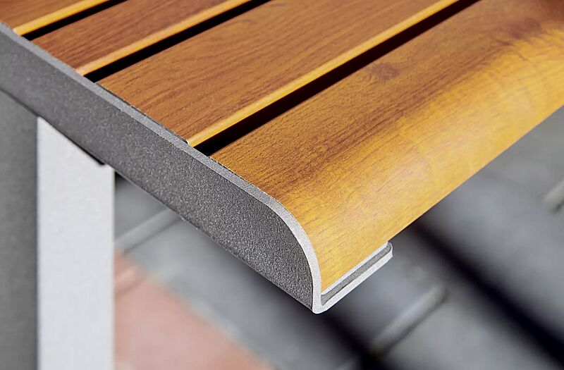 tisch-mantua__shoKAT0077322 Detail: Aluminium in natürlichem Durmast Eichenholzoptik-Effekt