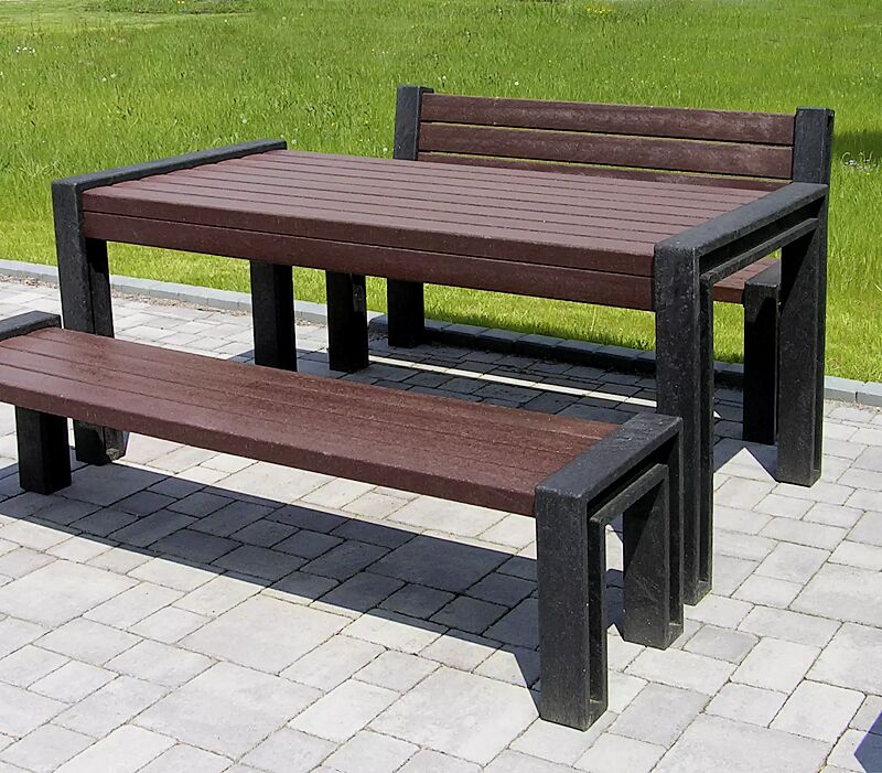 Bank-Tisch-Kombination ODERZO bestehend aus Sitzbank mit und ohne Rückenlehne und einem Tisch, aus Recycling-Kunststoff