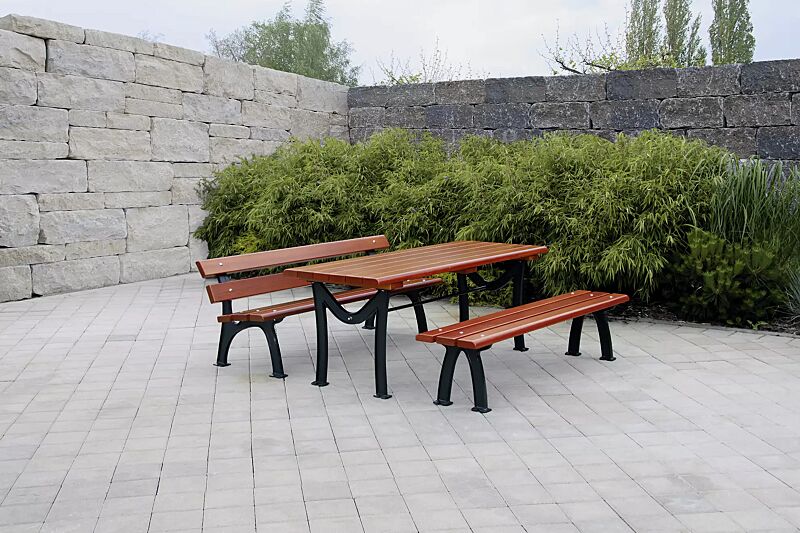 Sitzbänke ROMA ohne und mit Rückenlehne und Tisch ROMA, mit Fichtenholzbelattung