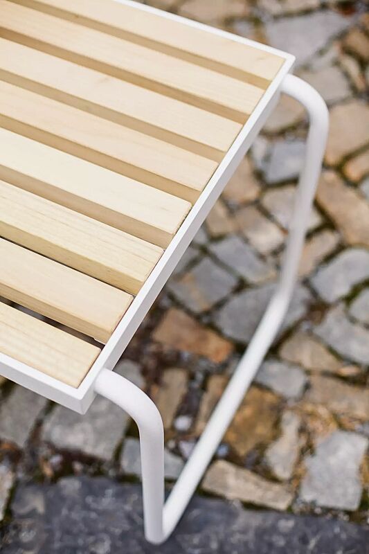 tisch-stack__shoKAT0061868 Detail: Robinienholzbelattung