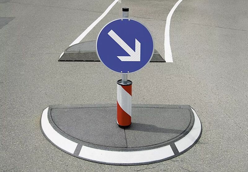 verkehrsinsel-pointer__shoKAT0059430 Verkehrsinsel POINTER