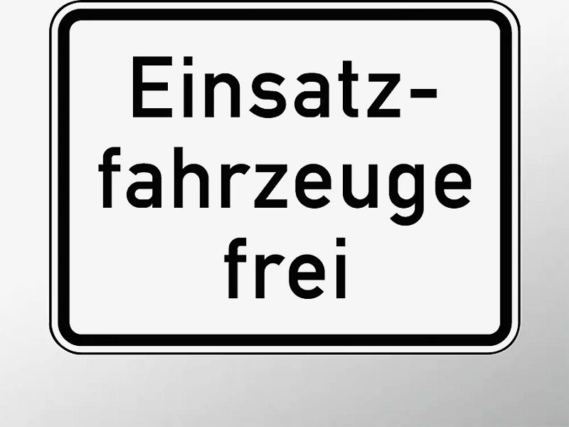Verkehrszeichen: Einsatzfahrzeuge frei
