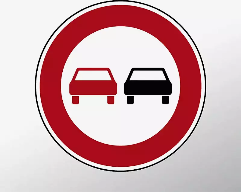 verkehrszeichen-ueberholverbot-fuer-kfz-aller-art__shoKAT0063977 Verkehrszeichen: Überholverbot für Kraftfahrzeuge aller Art