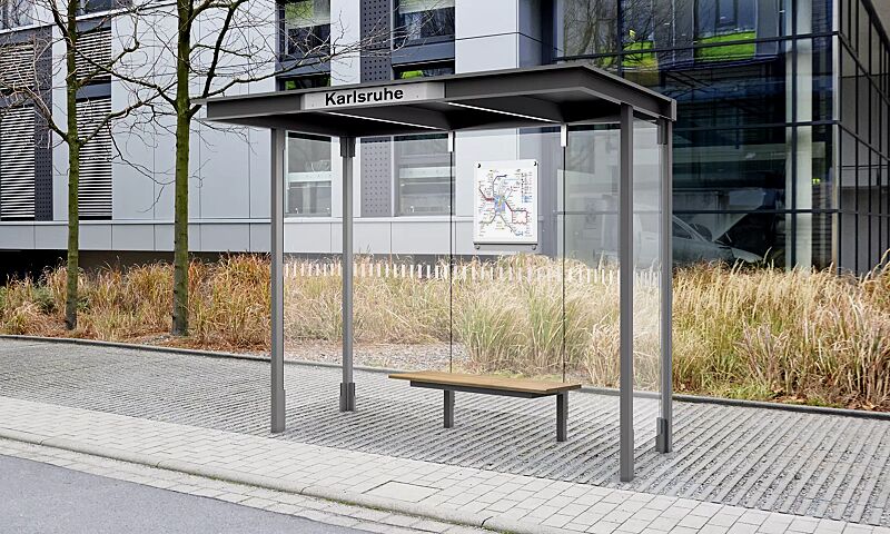 Wartehalle HOREC, Dachbreite x Dachtiefe 2955 mm x 1484 mm, Rück- / Seitenwände VSG, Klarglas, mit Sichtstreifen, Sitzbank mittig, Fahrplanschaukasten, LED-Beleuchtung, Stationsschild auftragsbezoge Anpassung in RAL 9016 verkehrsweis, Stahlkonstruktion...