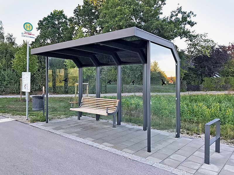 wartehalle-saturn__shoKAT0058380 Wartehalle SATURN, Dachbreite x Dachtiefe 4060 mm x 2000 mm, inkl. Rück- / Seitenwände ESG, Klarglas, Raubvogelaufkleber, Sitzbank DIVA SOLO, Stahlkonstruktion in RAL 7016 anthrazitgrau