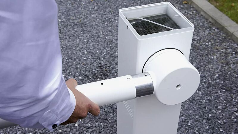 Balken auf Edelstahlrohr aufschieben