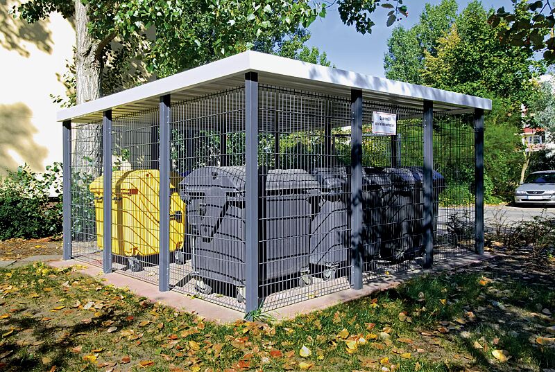 wertstoffueberdachung-flexi-box__shoKAT0014604 Wertstoffüberdachung FLEXI-BOX, Dachbreite x Dachtiefe 4800 mm x 4800 mm für 6 Stück Abfallgroßbehälter, Wandelemente und Drehflügeltür, einflügelig, mit Doppelstabgittermatten, Attika in RAL 9016 verkehrsweiß, Stützen und Wandelemente in RAL 7016 anth...