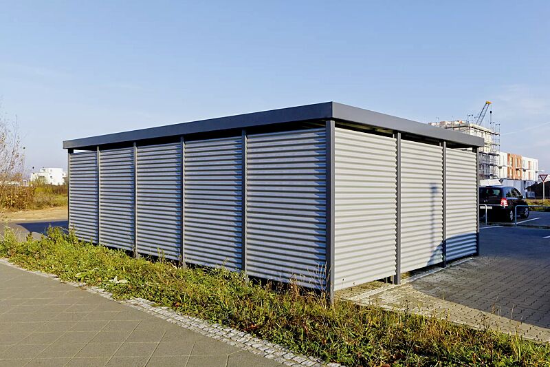 wertstoffueberdachung-flexi-box__shoKAT0025105 Wertstoffüberdachung FLEXI-BOX mit auftragsbezogener Anpassung, Dachbreite x Dachtiefe 7800 mm x 4800 mm, Wandelemente Aluminiumwellblech, Stahlkonstruktion in RAL 7024 graphitgrau